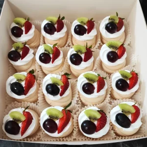 Classic Mini Pavlova Dessert Box - 16 Pcs (Grapes, Strawberry & Kiwi)