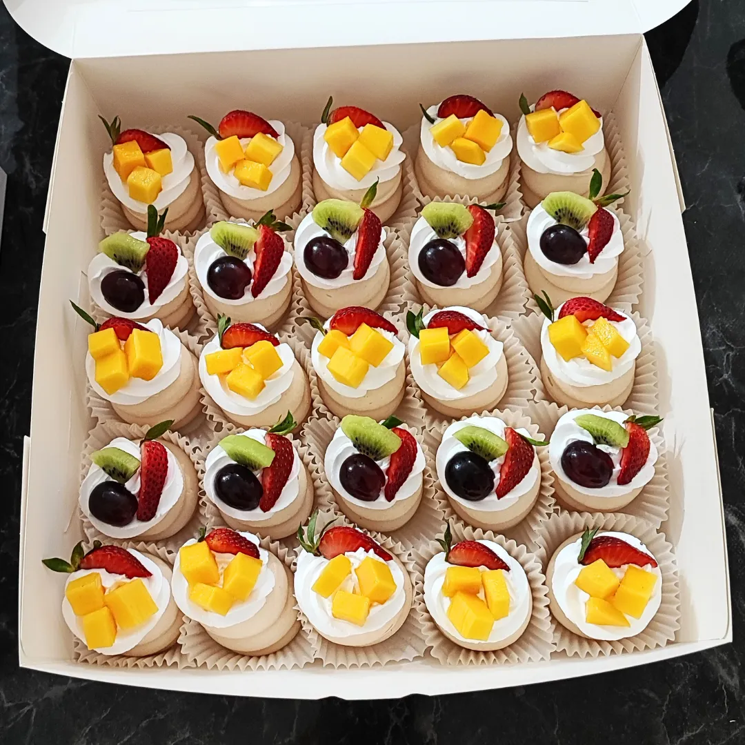 Mix Mango Mini Pavlova 25pcs
