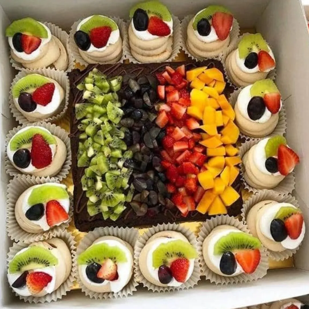 Pavlova Brownies Mix Fruits