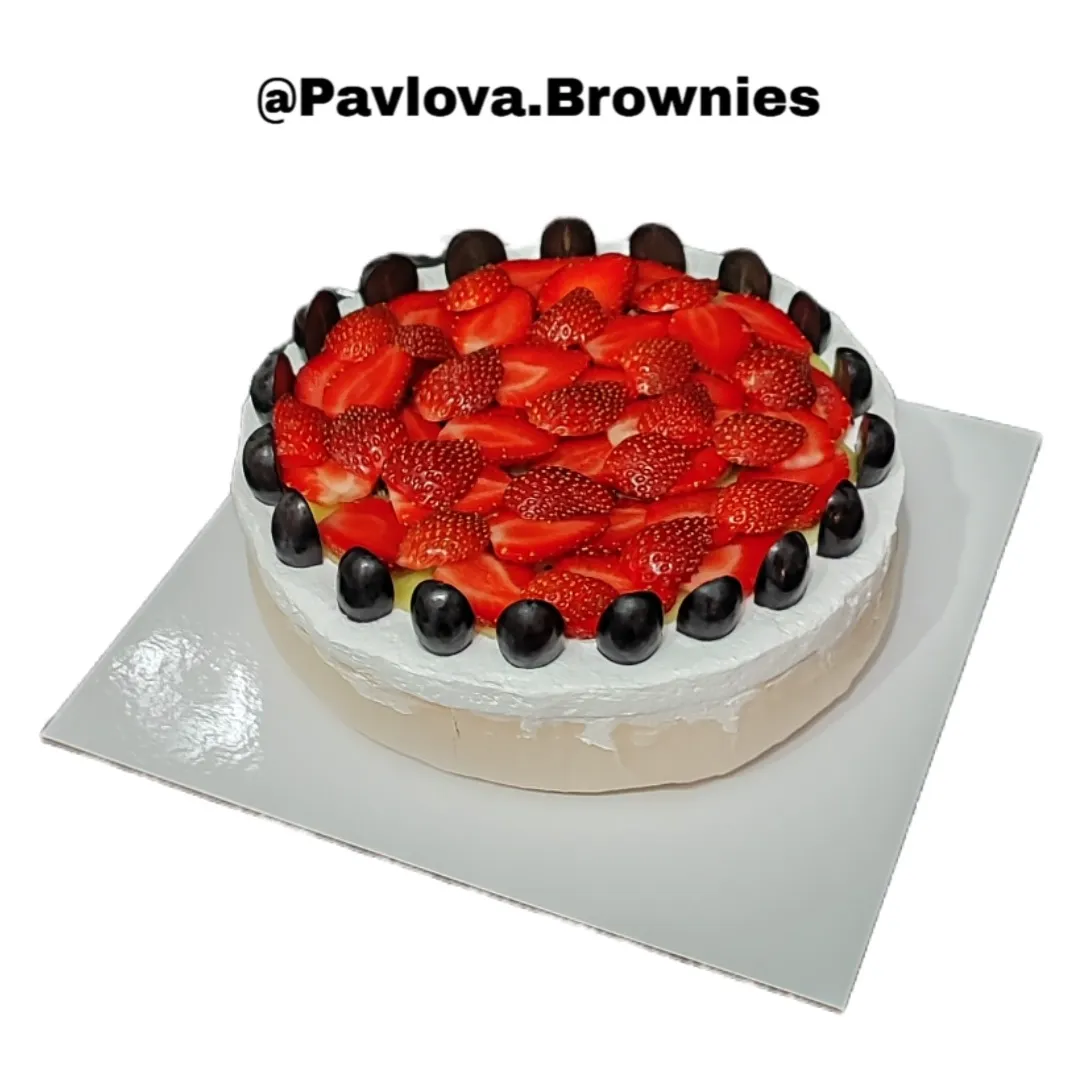 Pavlova Cake Round 9 Inch